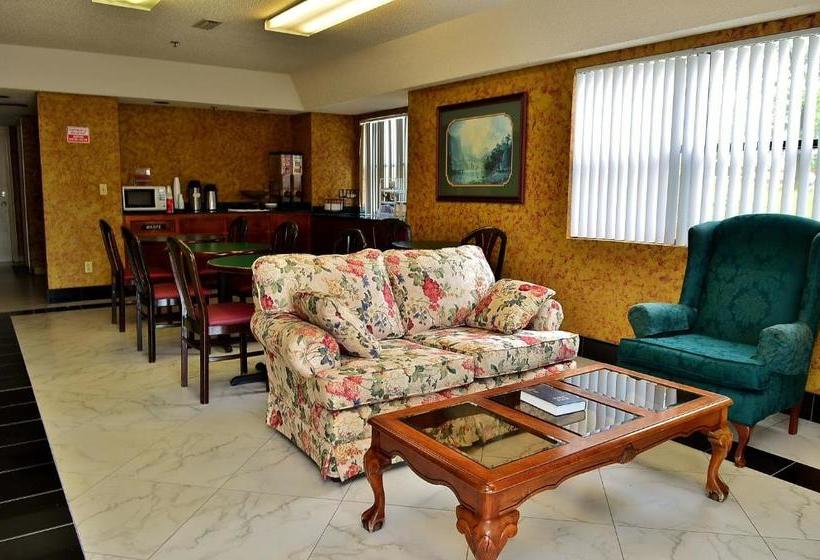 Отель Executive Inn Opp