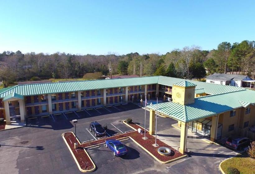 Отель Executive Inn Opp