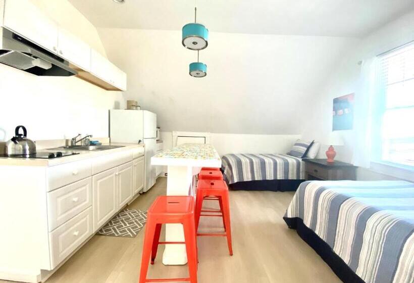 فندق Windward At The Beach