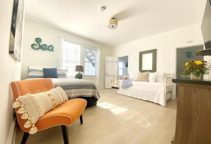 فندق Windward At The Beach