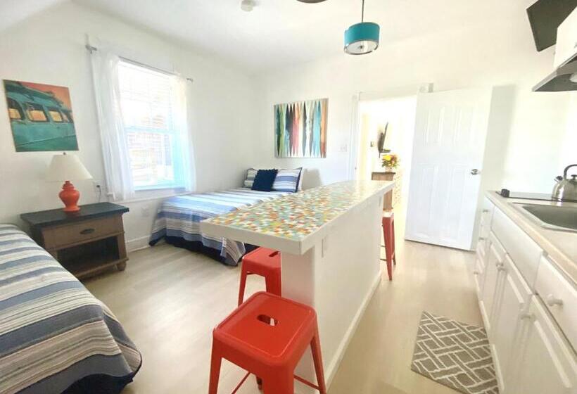 فندق Windward At The Beach