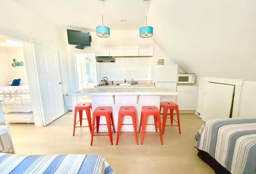 فندق Windward At The Beach