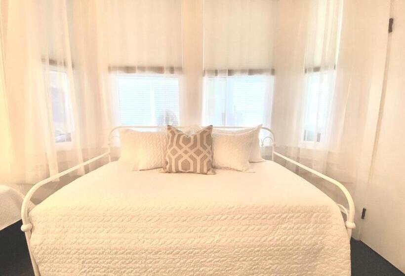 فندق Windward At The Beach