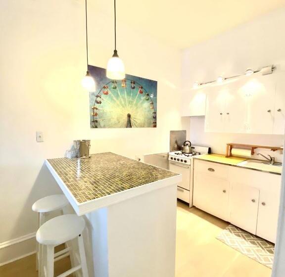 فندق Windward At The Beach