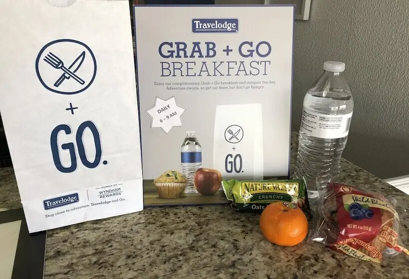 مُتل Travelodge By Wyndham Fort Myers North