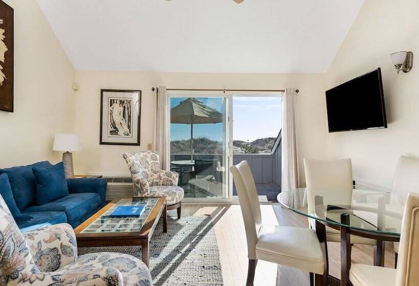 منتجع Windward Shores