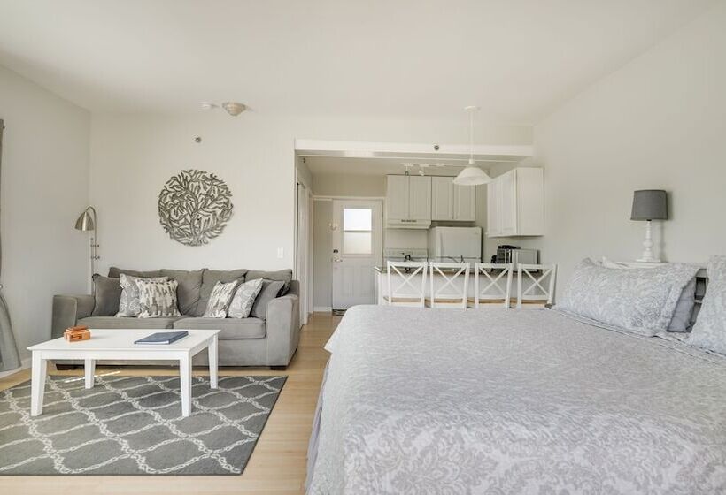 منتجع Windward Shores