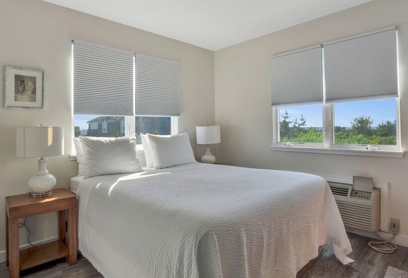 منتجع Windward Shores