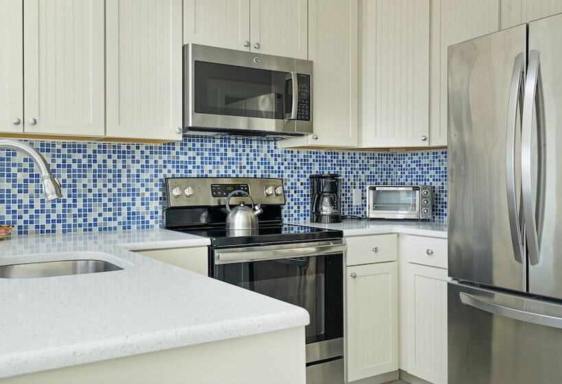 منتجع Windward Shores