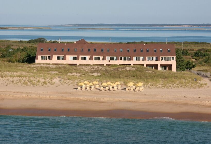 منتجع Windward Shores