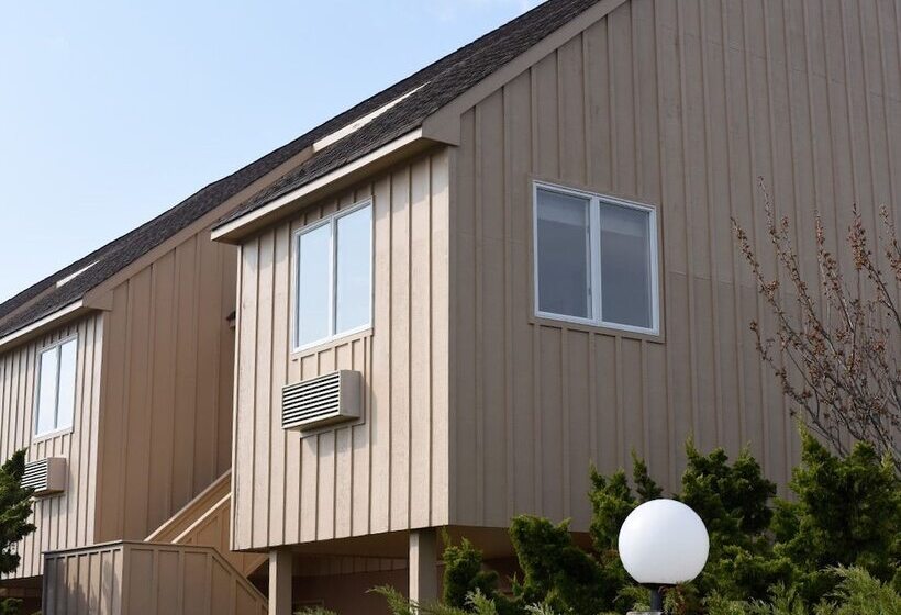 منتجع Windward Shores