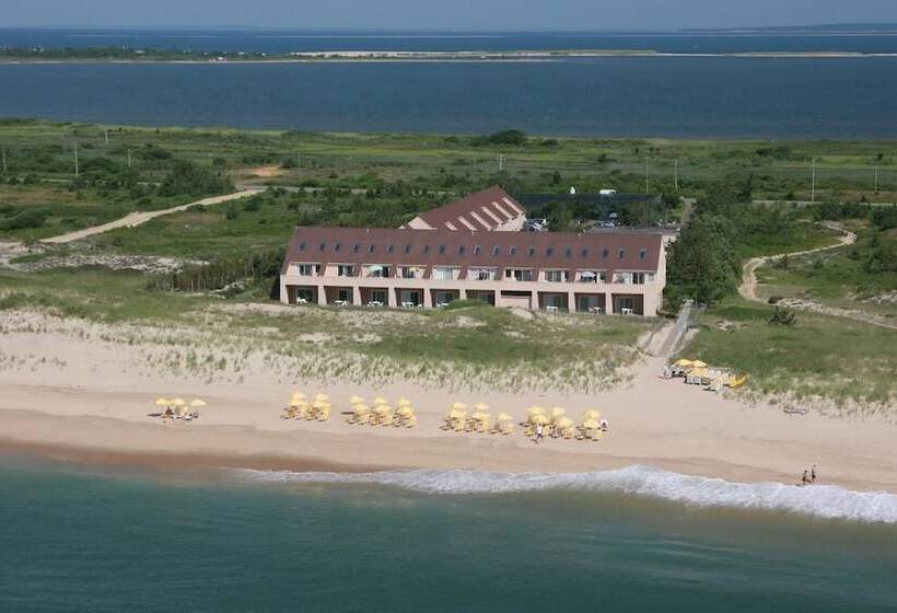 منتجع Windward Shores