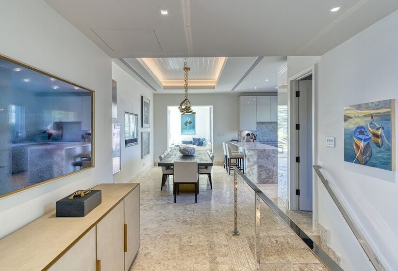 استراحتگاه Oil Nut Bay