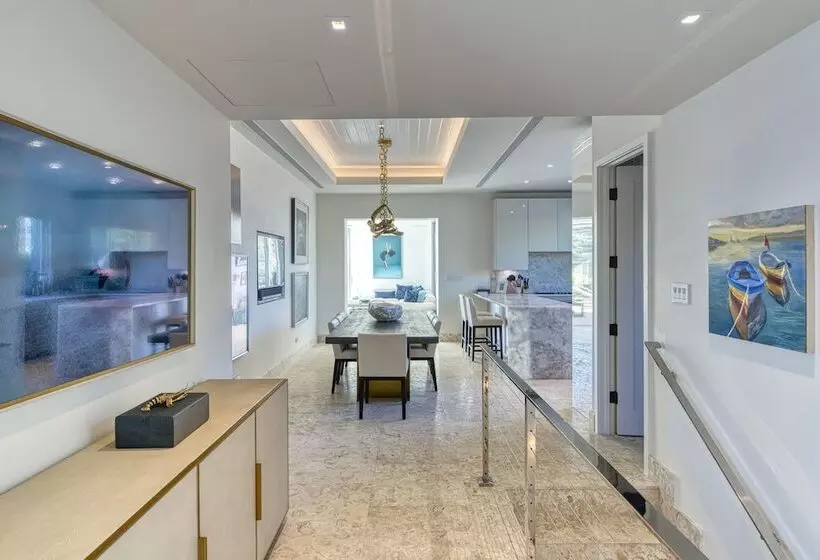 استراحتگاه Oil Nut Bay