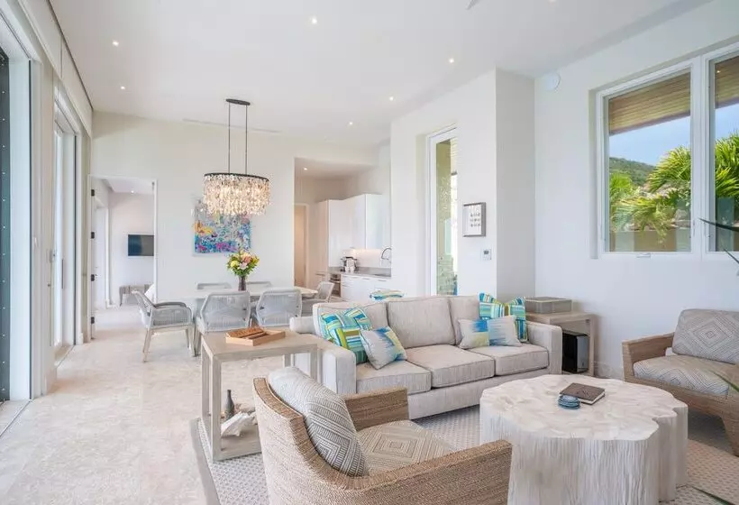 استراحتگاه Oil Nut Bay