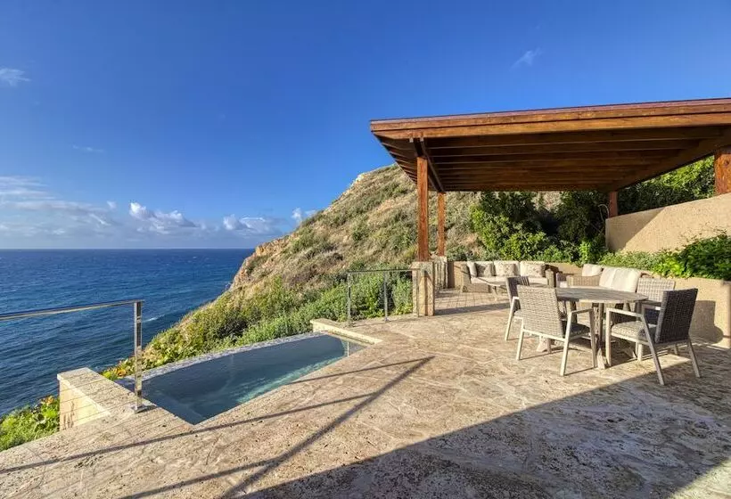 استراحتگاه Oil Nut Bay