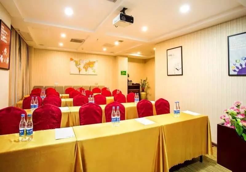 Hotelli Greentree Inn Guangdong Jieyang Bus Terminal Station Ronghua Avenue Business