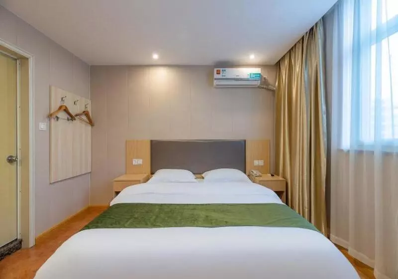 Hotelli Greentree Inn Shandong Jining Railway Station Express