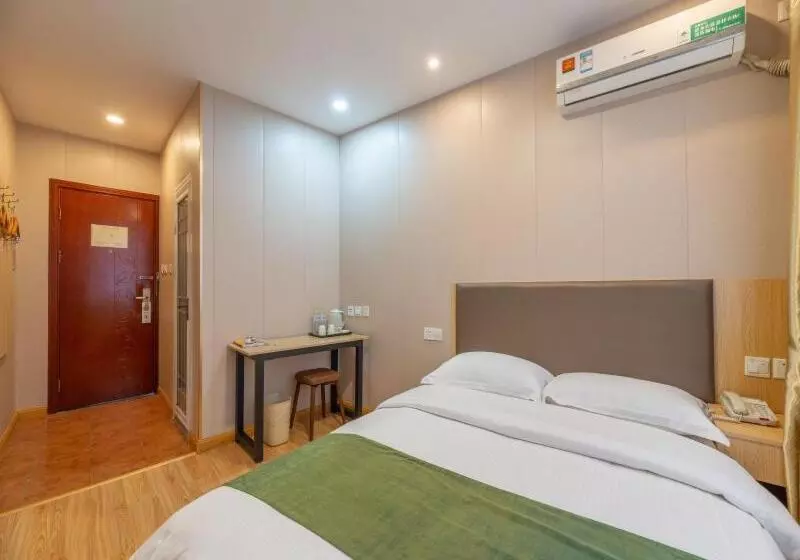 Hotelli Greentree Inn Shandong Jining Railway Station Express