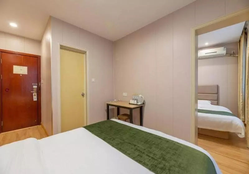 Hotelli Greentree Inn Shandong Jining Railway Station Express