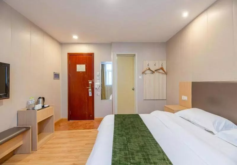Hotelli Greentree Inn Shandong Jining Railway Station Express