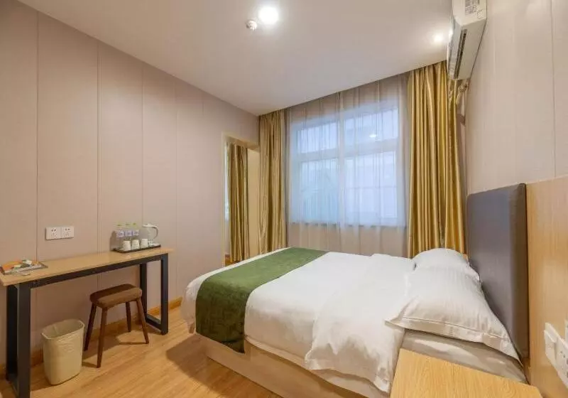 Hotelli Greentree Inn Shandong Jining Railway Station Express