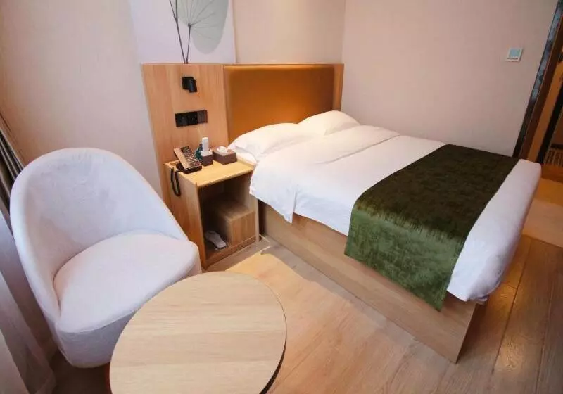 Hotelli Greentree Inn Jiangsu Suzhou Industrial Park Qingjian Lake Express
