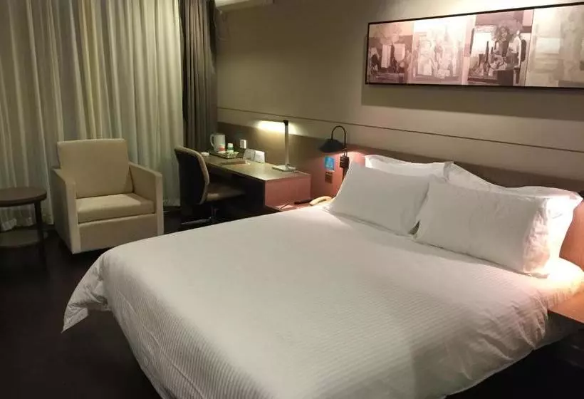 Hotelli Jinjiang Inn Zhenzhou High Tech Zone Wutong Street