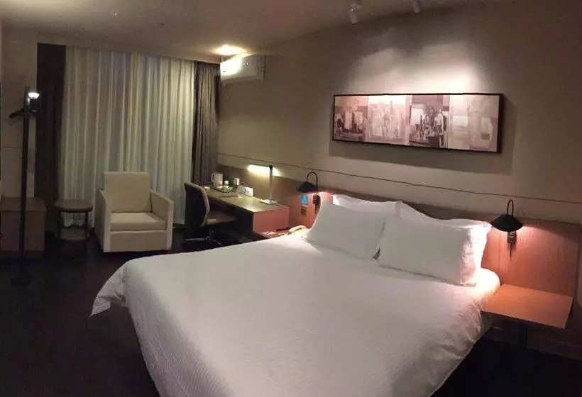 Hotelli Jinjiang Inn Zhenzhou High Tech Zone Wutong Street