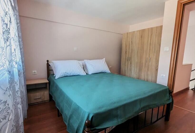 Achilleas Rentals In Kamena Vourla