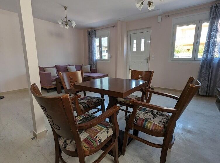 Achilleas Rentals In Kamena Vourla