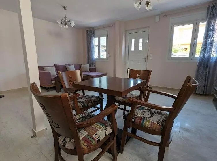 Achilleas Rentals In Kamena Vourla