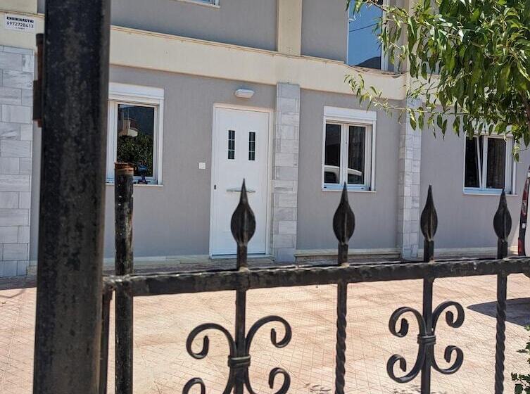 Achilleas Rentals In Kamena Vourla