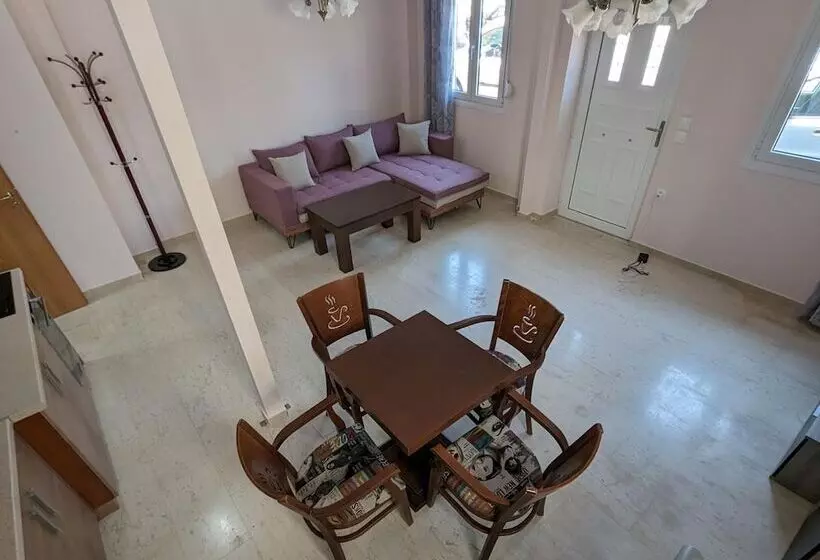 Achilleas Rentals In Kamena Vourla