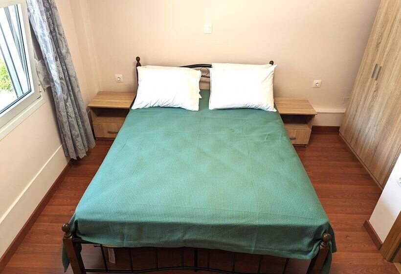 Achilleas Rentals In Kamena Vourla