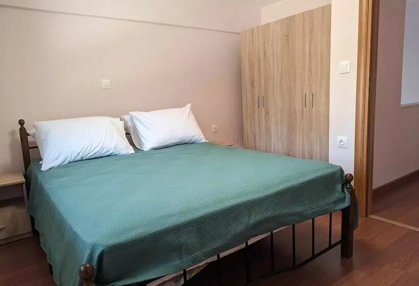 Achilleas Rentals In Kamena Vourla