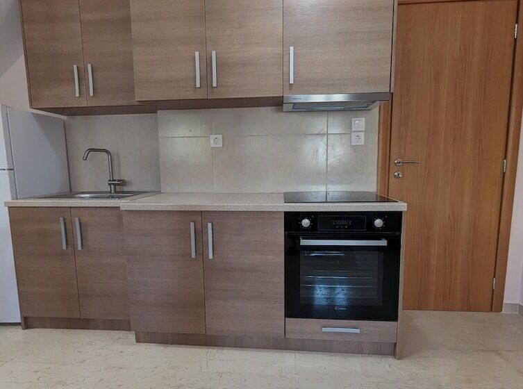 Achilleas Rentals In Kamena Vourla