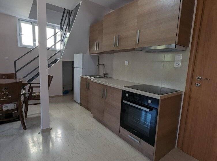 Achilleas Rentals In Kamena Vourla