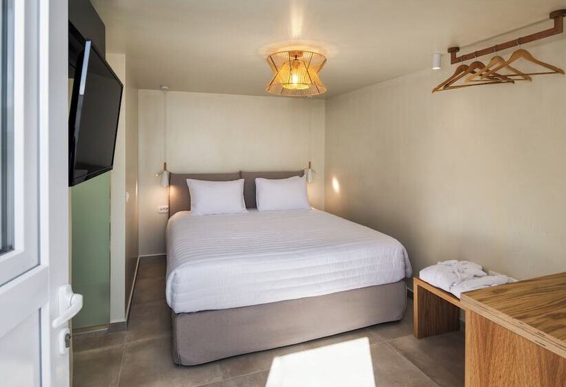 Hillside Elegance Suites