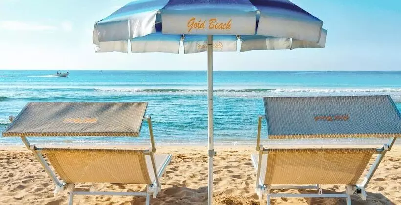 ホテル Gold Beach