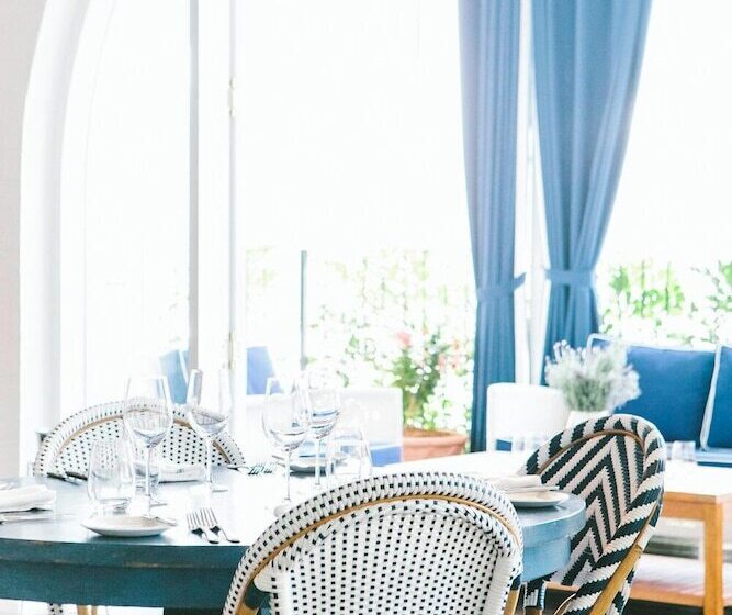 Отель Halcyon House