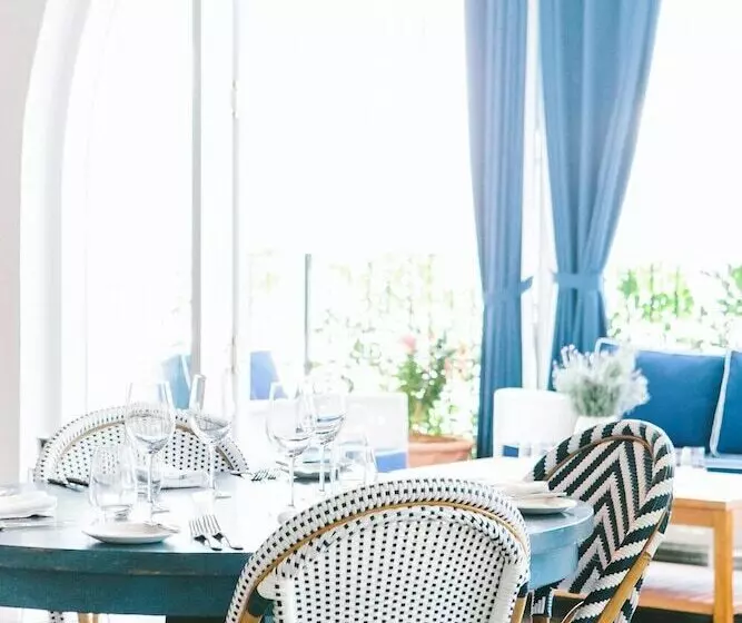 ホテル Halcyon House