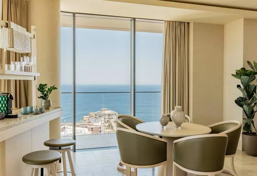 هتل Me Malta by Meliá