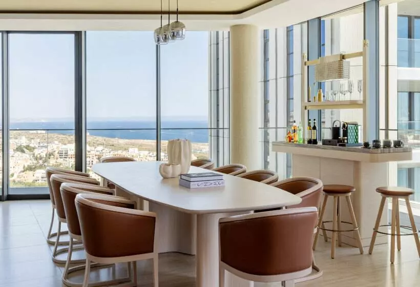 هتل Me Malta by Meliá