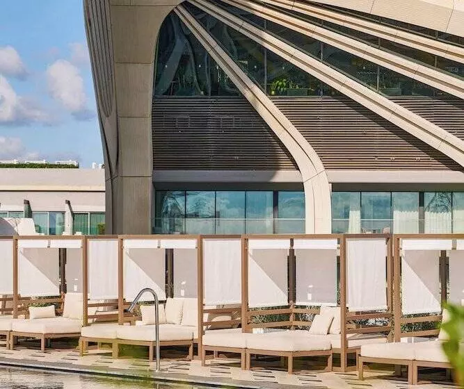 هتل Me Malta by Meliá