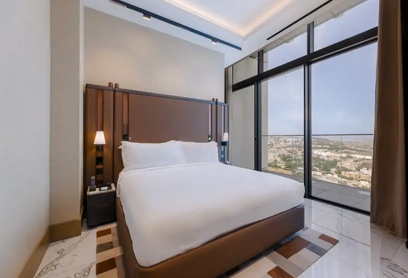 هتل Me Malta by Meliá