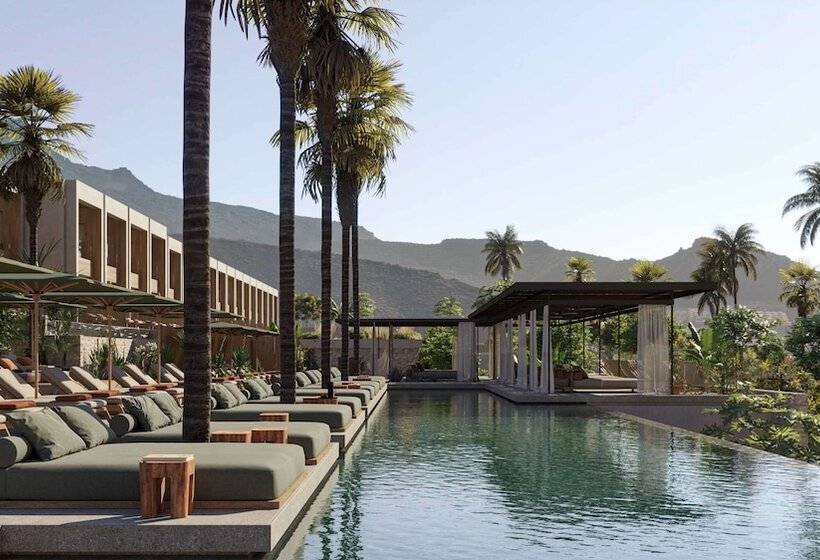 هتل Royal Hideaway Corales Villas