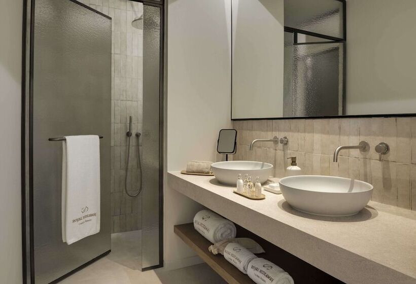 هتل Royal Hideaway Corales Villas