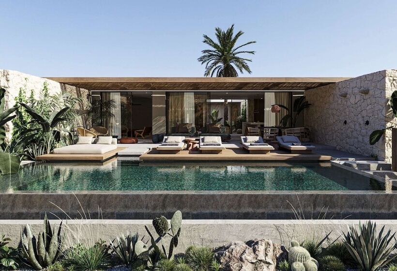 هتل Royal Hideaway Corales Villas