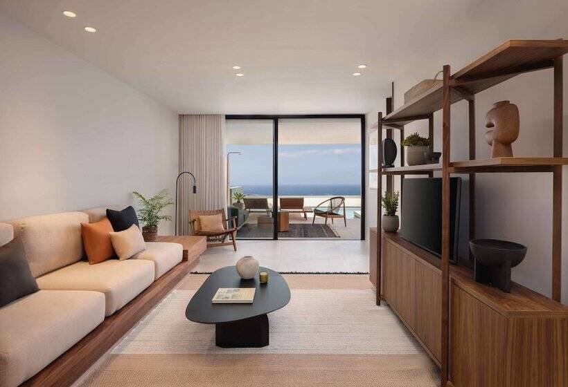 هتل Royal Hideaway Corales Villas